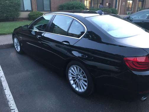 Photo 4 of 12 of 2011 BMW 535 i xDrive